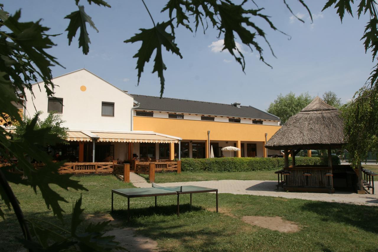Georgshof Hotel Podersdorf am See Buitenkant foto